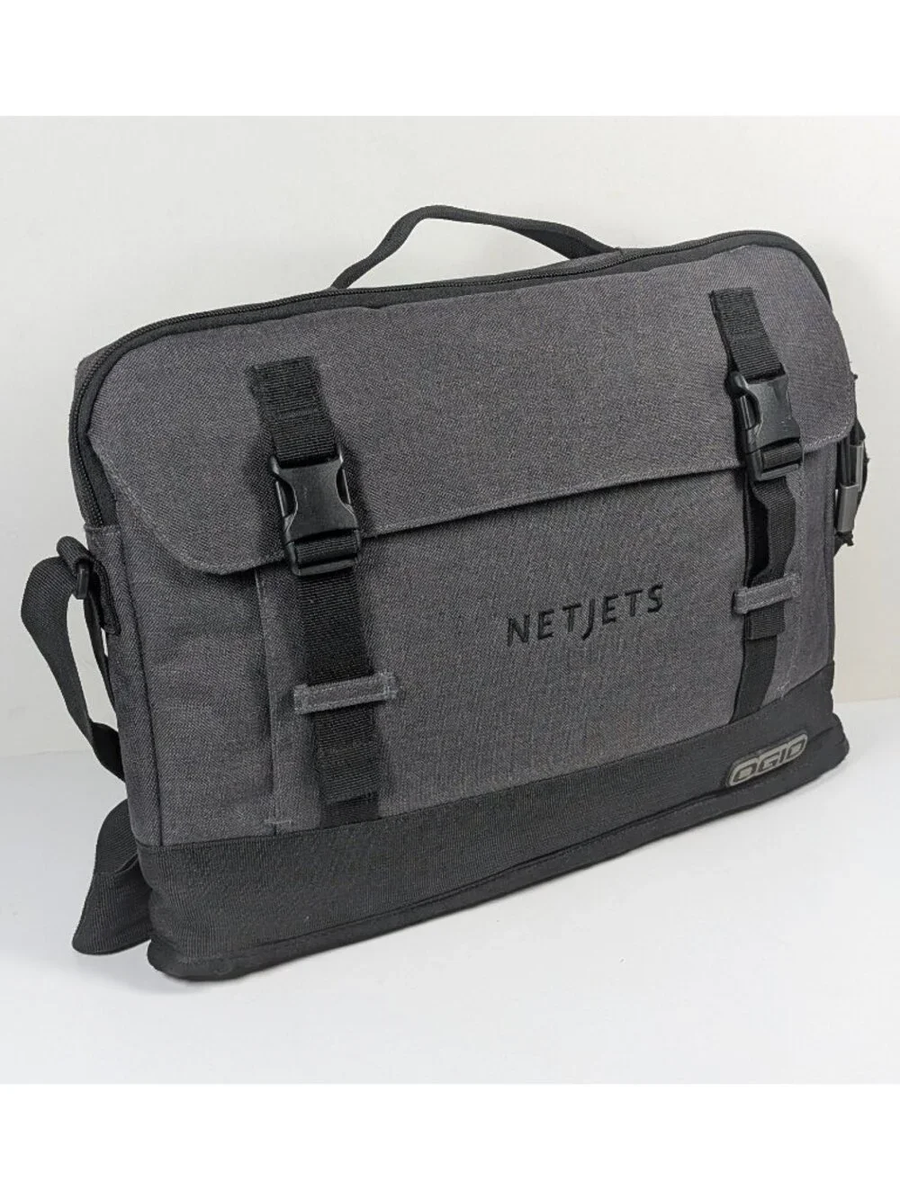 OGIO NETJETS Gray & Black 11.5” x 16” Laptop Messenger Shoulder Bag Unisex